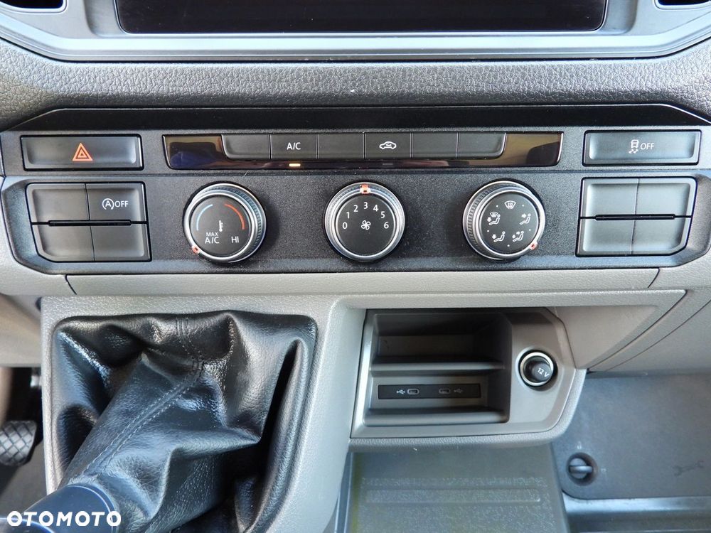 Volkswagen CRAFTER WYWROTKA TEMPOMAT NAWIGACJA BLIŹNIACZE KOŁA KLIMATYZACJA  180KM - 34