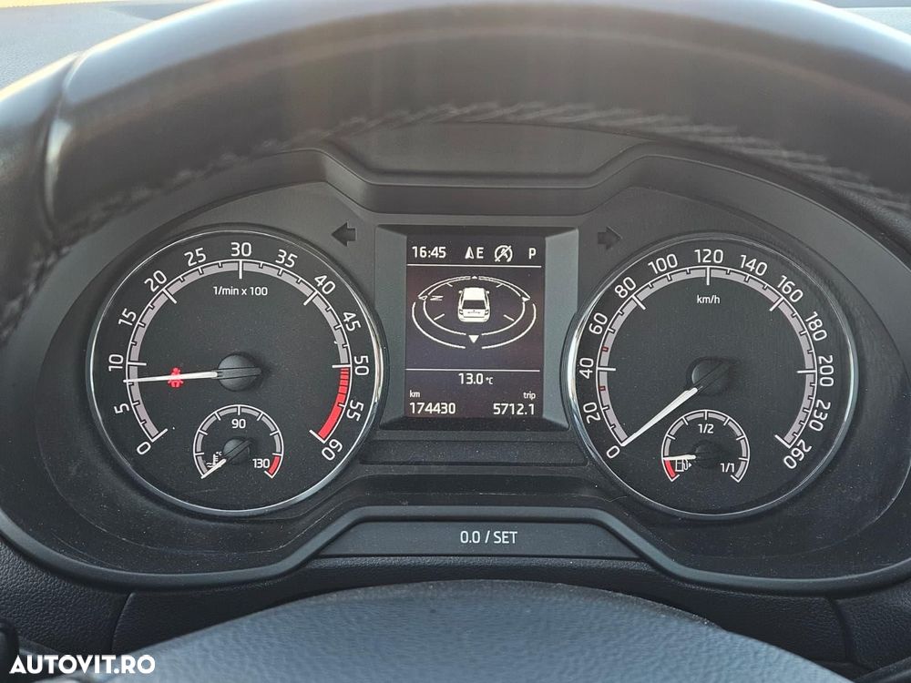 Skoda Octavia 1.6 TDI DSG Ambition - 17