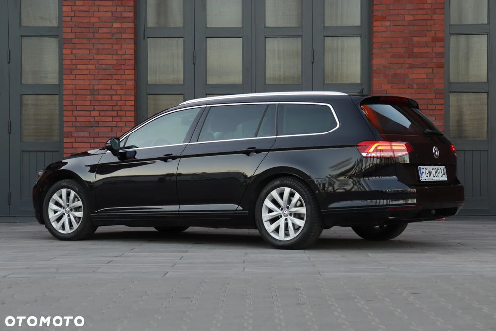 Volkswagen Passat 2.0 TDI SCR DSG Comfortline - 16