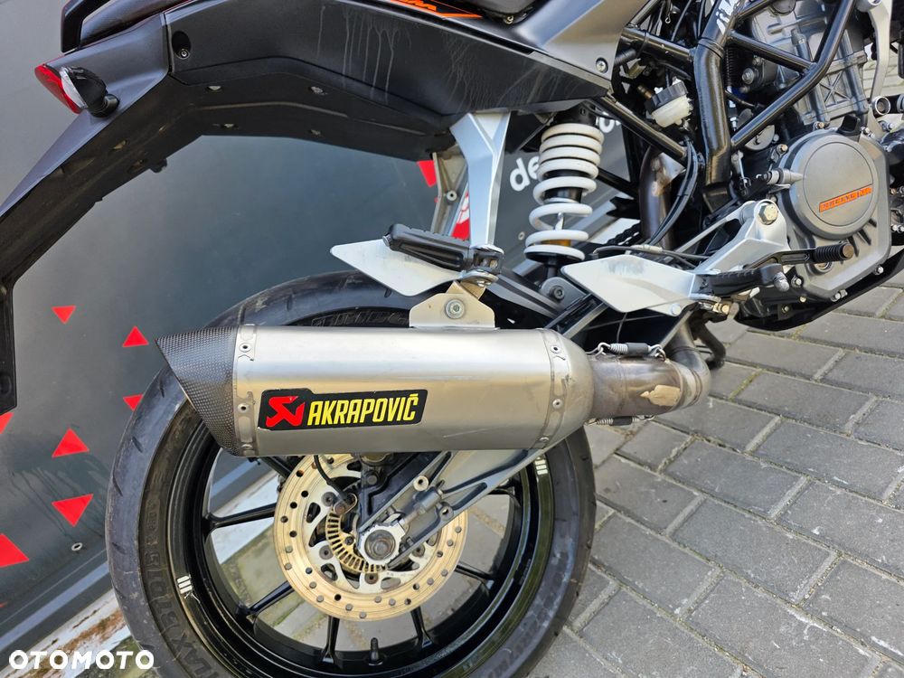 KTM Duke 125 - 21