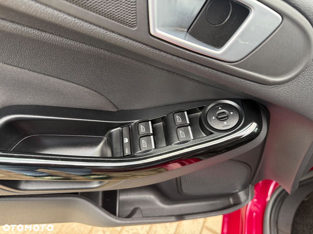 Ford Fiesta 1.0 EcoBoost STart-Stop Titanium - 11