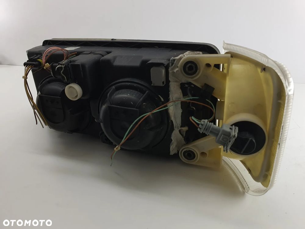 LAMPA PRAWA REFLEKTOR KIERUNKOWSKAZ  IVECO EUROCARGO - 5