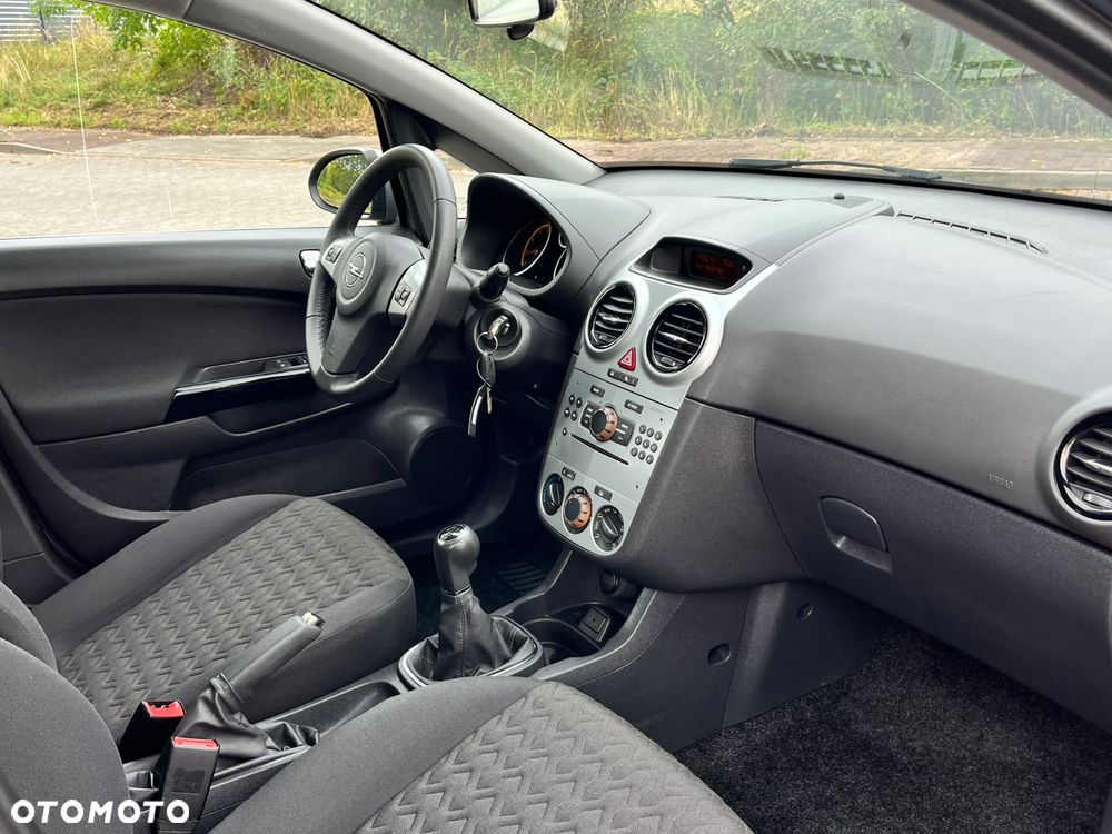 Opel Corsa 1.2 16V Edition / Active - 25