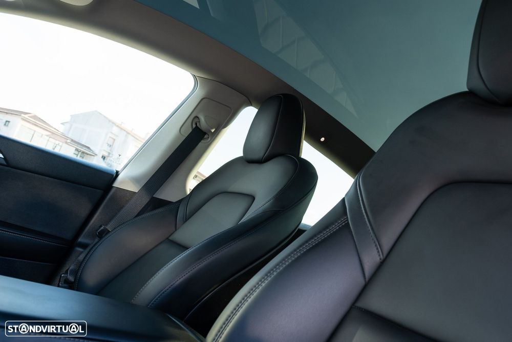 Tesla Model Y Performance Dual Motor AWD - 13