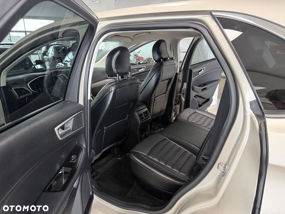 Ford Edge - 16