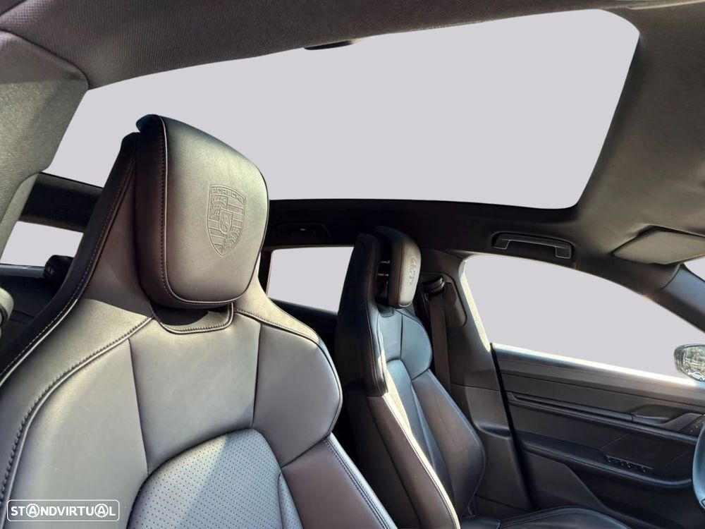 Porsche Taycan Sport Turismo - 10