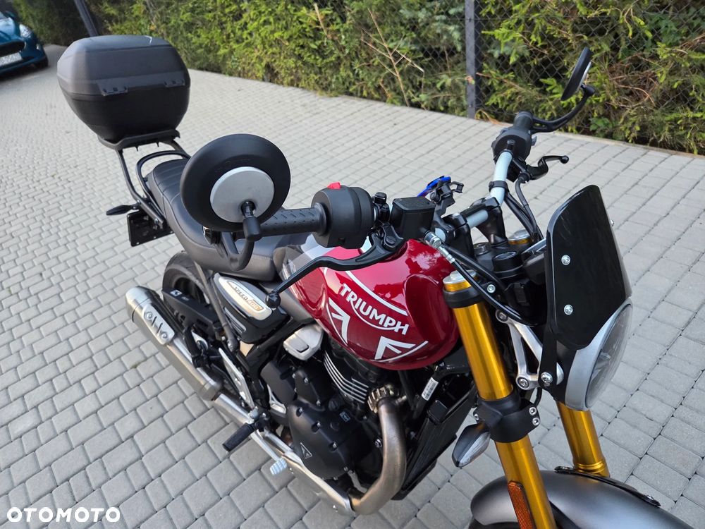 Triumph Inny - 7