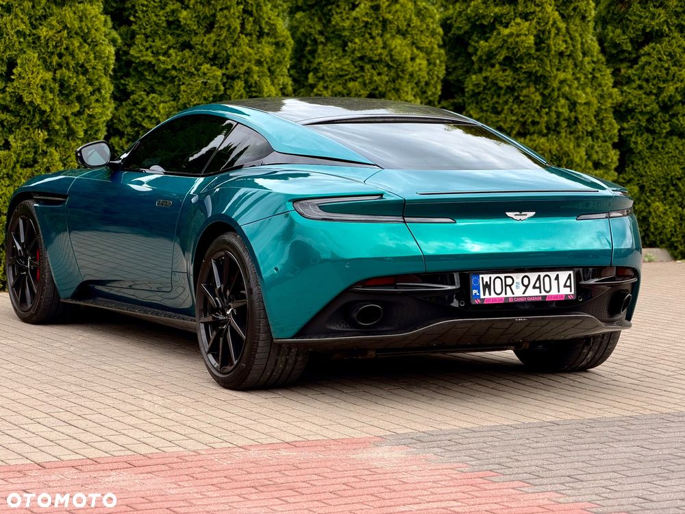Aston Martin DB11 - 4