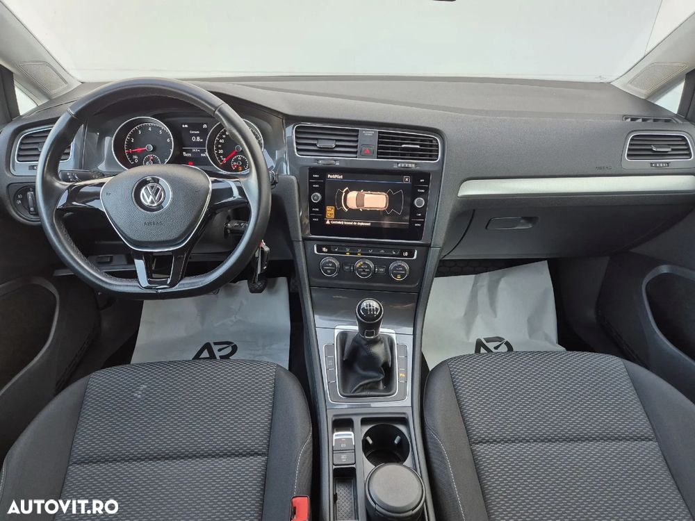 Volkswagen Golf - 12