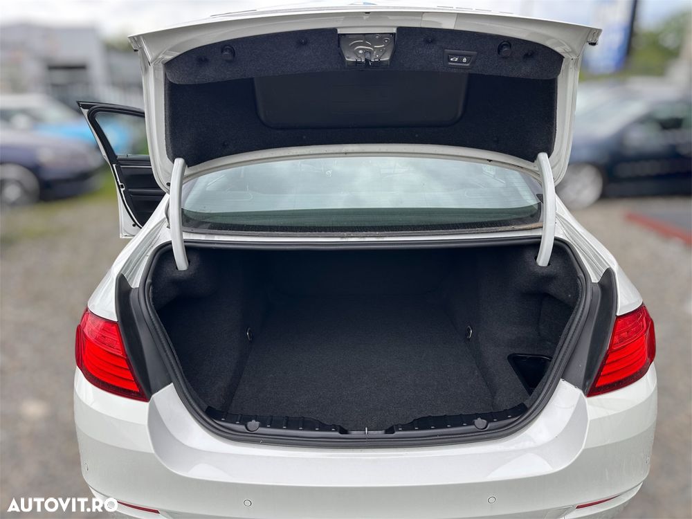 BMW Seria 5 520d xDrive AT - 5