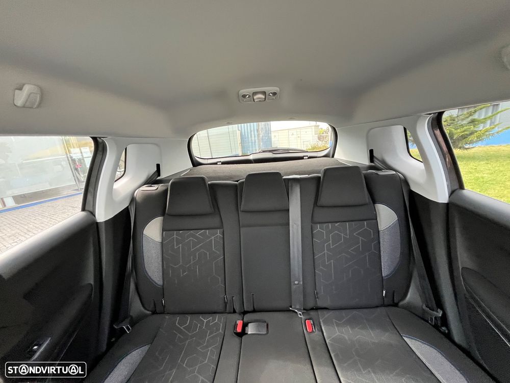 Peugeot 2008 1.5 BlueHDi Signature - 51
