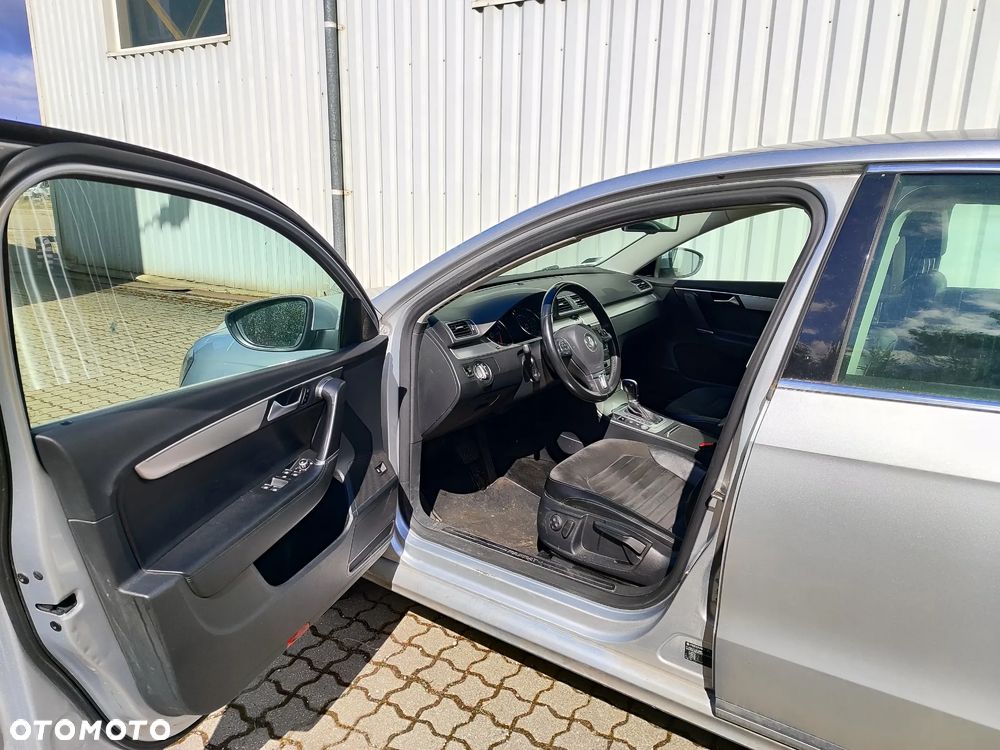 Volkswagen Passat 2.0 TDI Highline R-Style DSG - 7