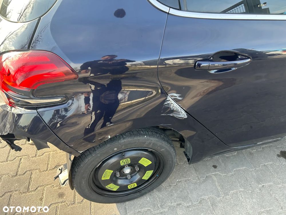 Peugeot 208 - 29