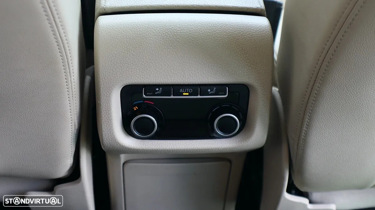 VW Sharan 2.0 TDI Blue Highline - 32