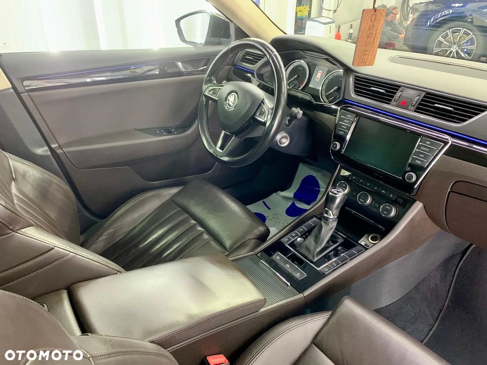 Skoda Superb 2.0 TDI L&K DSG - 22