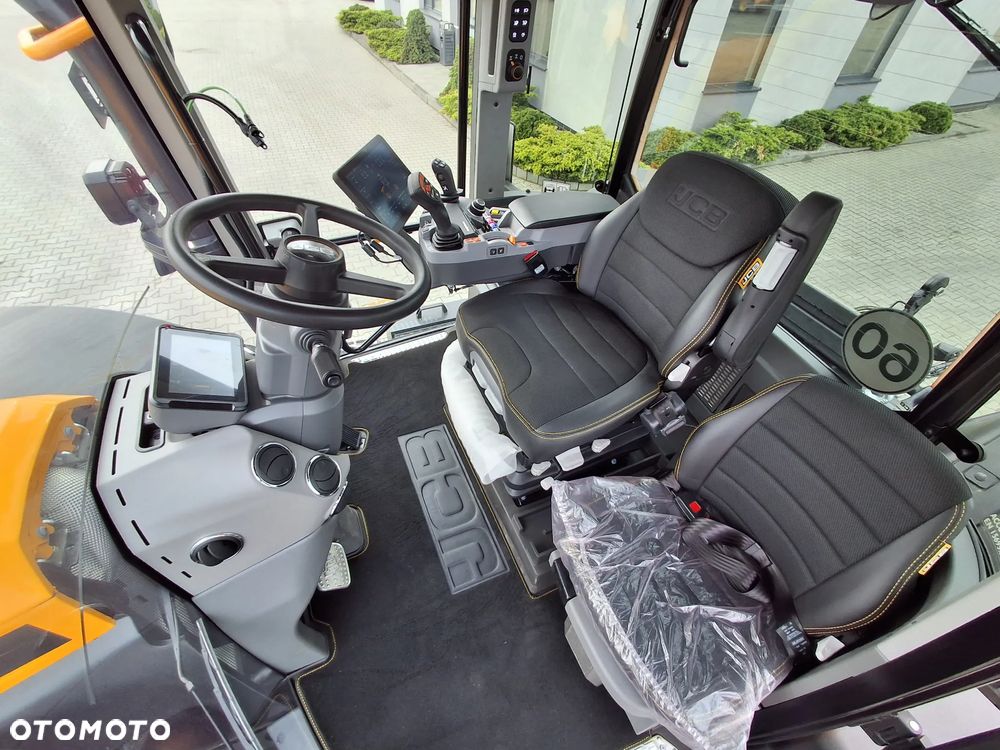 JCB FASTRAC 4220 ICON - 17