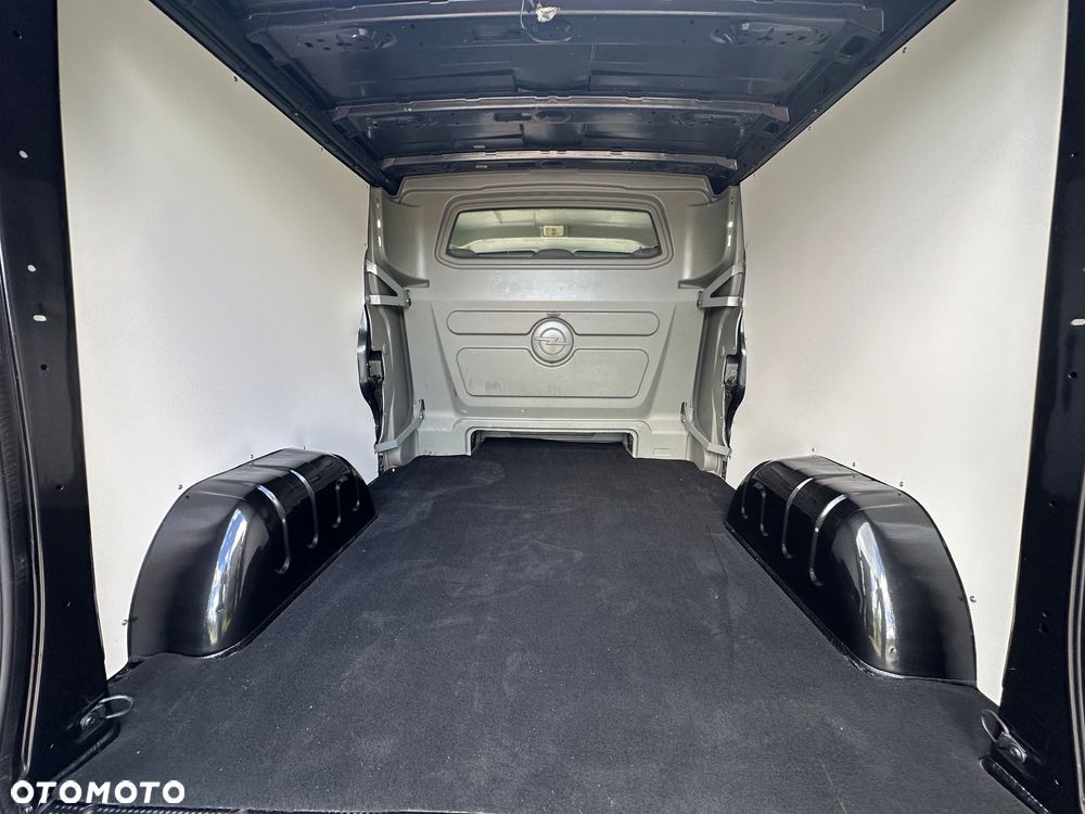 Opel Vivaro - 12