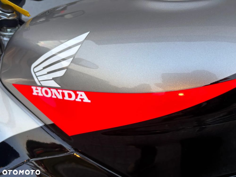 Honda CBR - 35