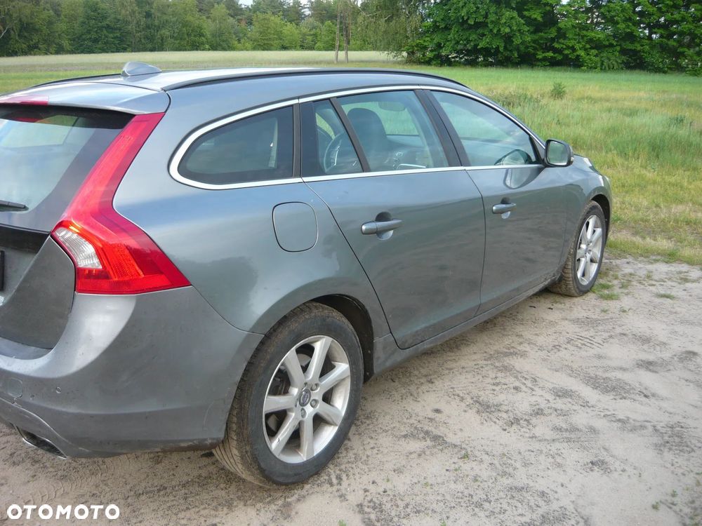 Volvo V60 D3 Drive-E Momentum - 4