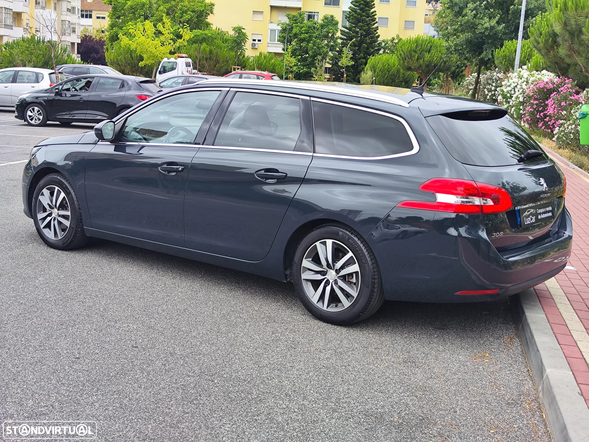 Peugeot 308 SW 1.2 PureTech Allure Full LED EAT8 - 9