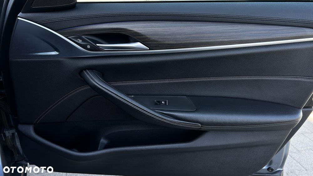 BMW Seria 5 - 21