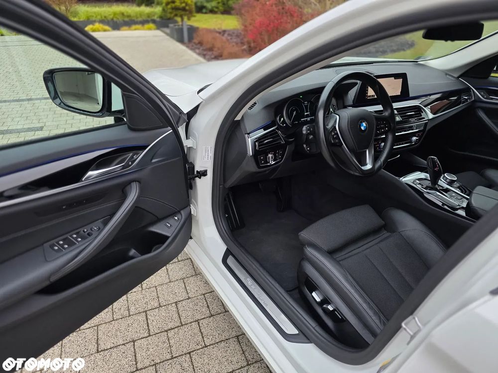 BMW Seria 5 530e iPerformance xDrive M Sport sport - 17