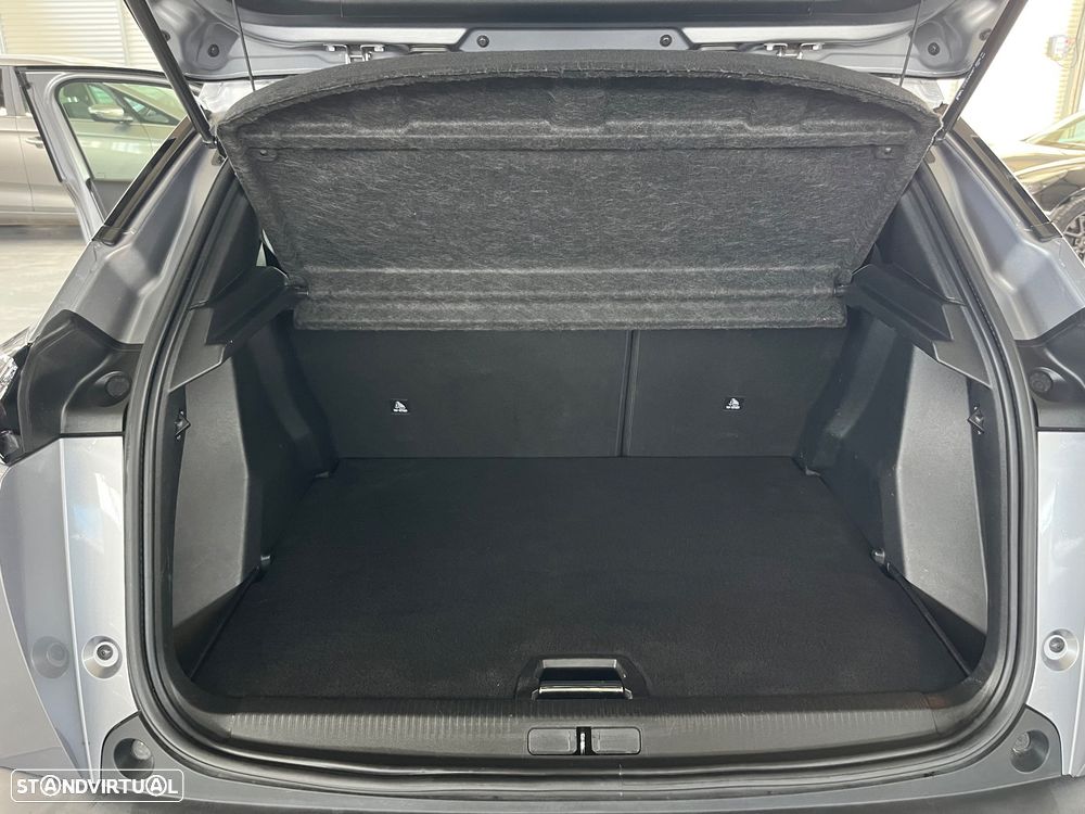 Peugeot e-2008 - 12