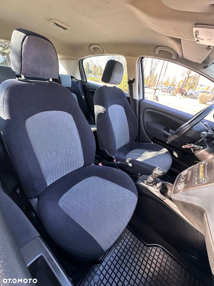 Fiat Grande Punto - 27