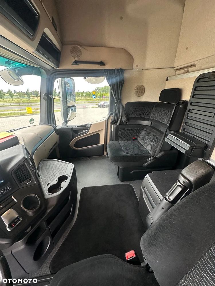 Mercedes-Benz 2548 - 17