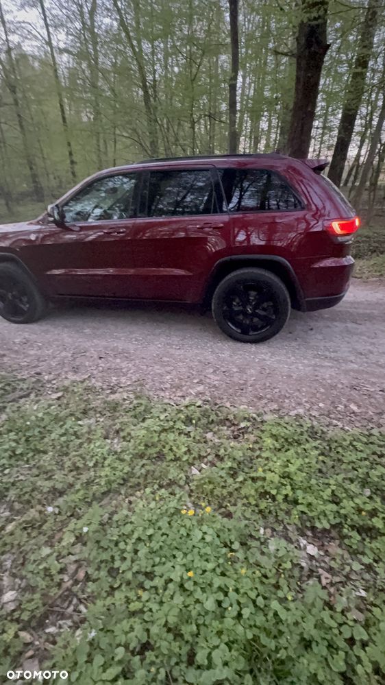 Jeep Grand Cherokee - 20