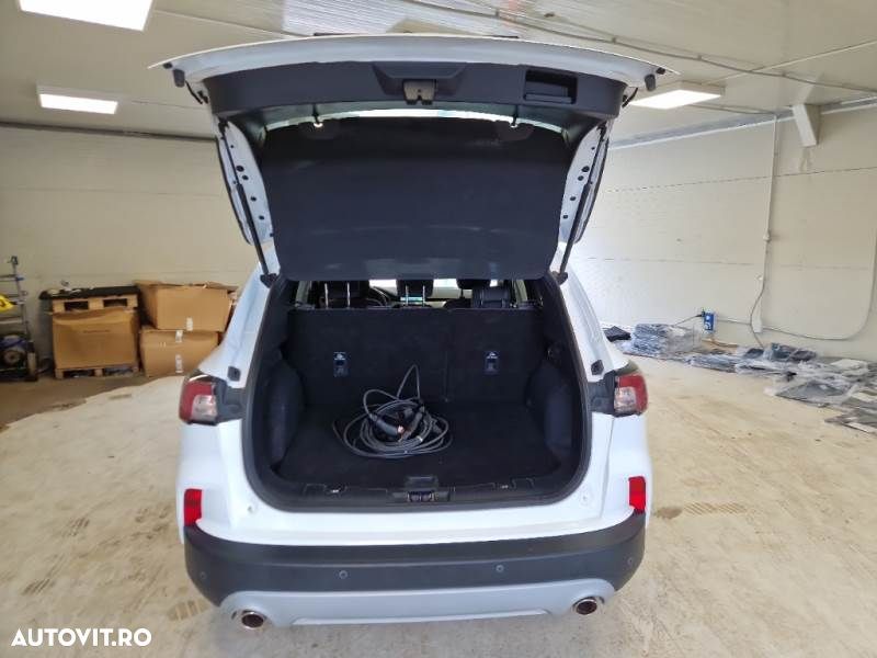 Ford Kuga - 4