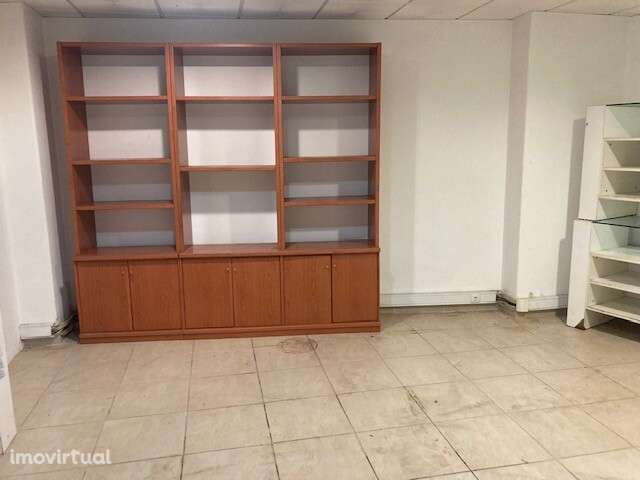 Armazém para arrendar em Carnaxide - Grande imagem: 5/10