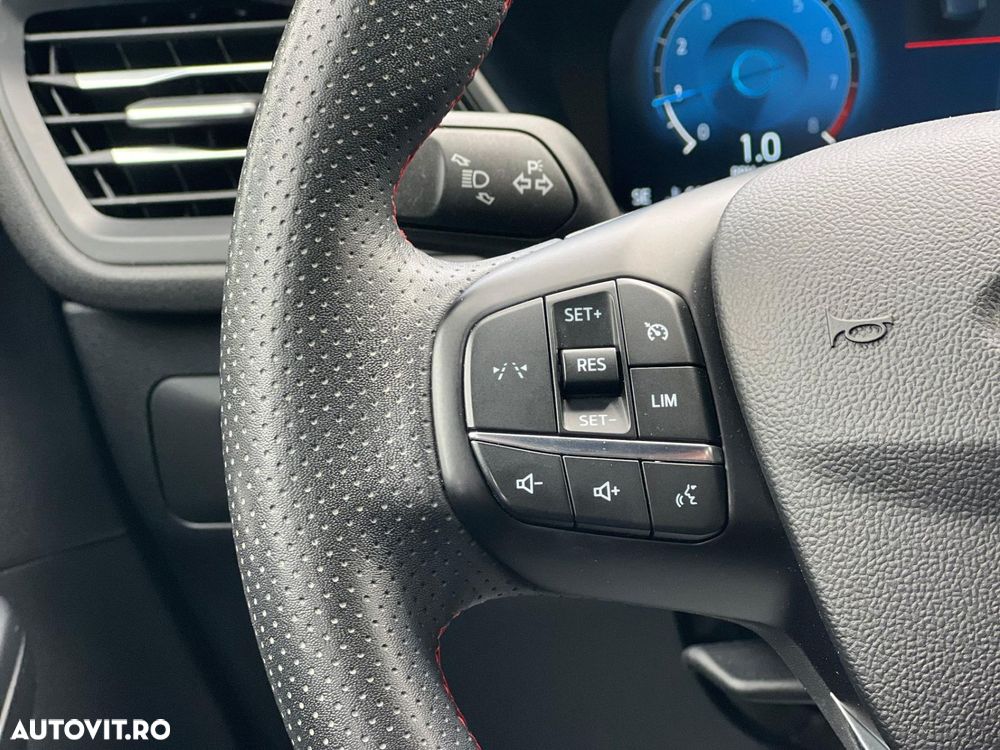 Ford Kuga - 22