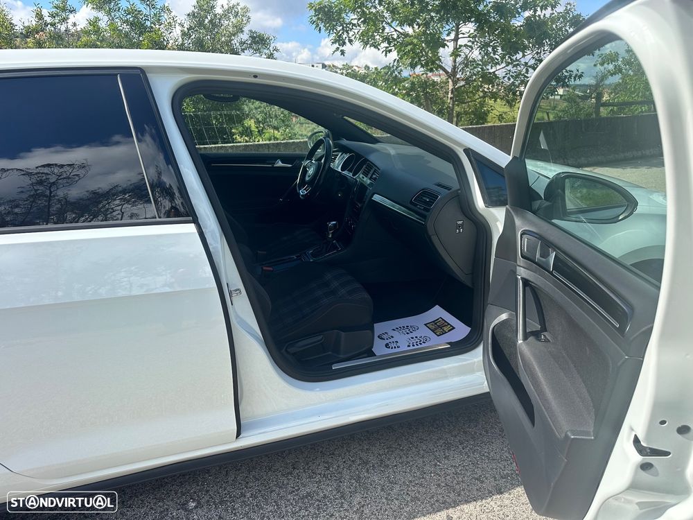 VW Golf 2.0 TSi GTi DSG Performance - 14