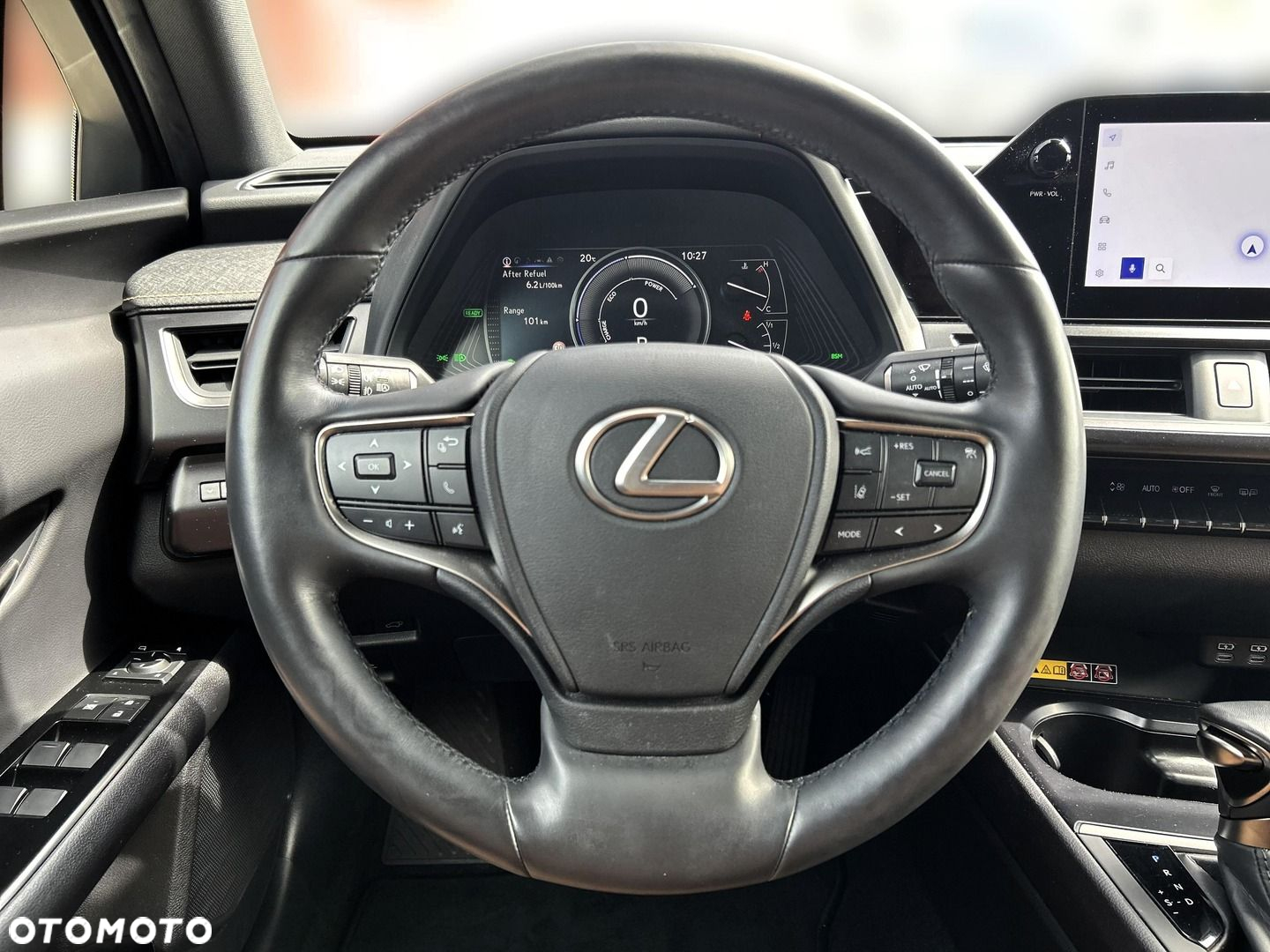 Lexus UX - 14