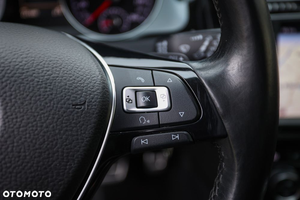 Volkswagen Golf 2.0 TDI BlueMotion Technology DSG Allstar - 29