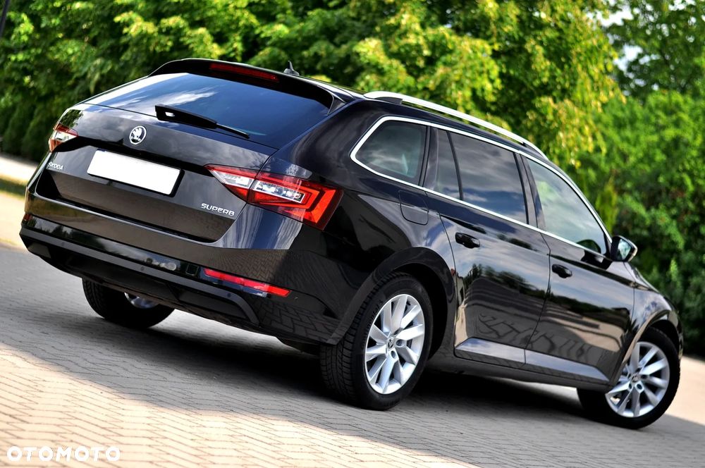 Skoda Superb 2.0 TDI Premium Edition - 16