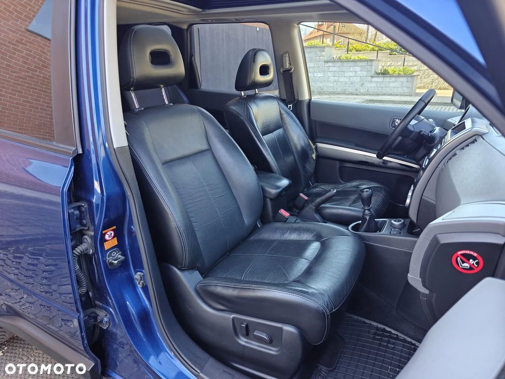 Nissan X-Trail 2.0 dCi 4x4 DPF Platinum - 17
