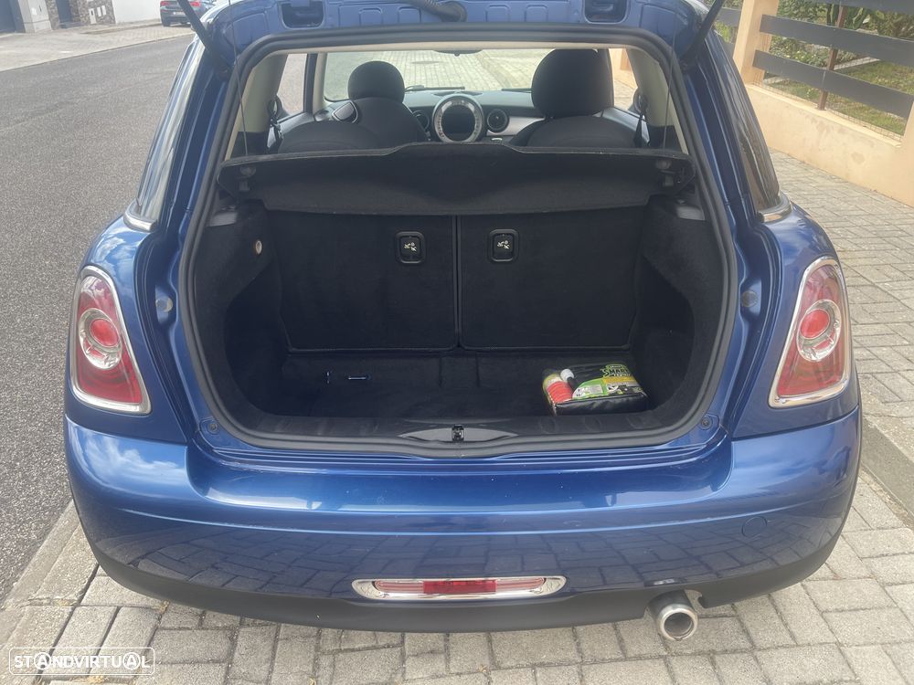 MINI 3 Portas Cooper D - 18