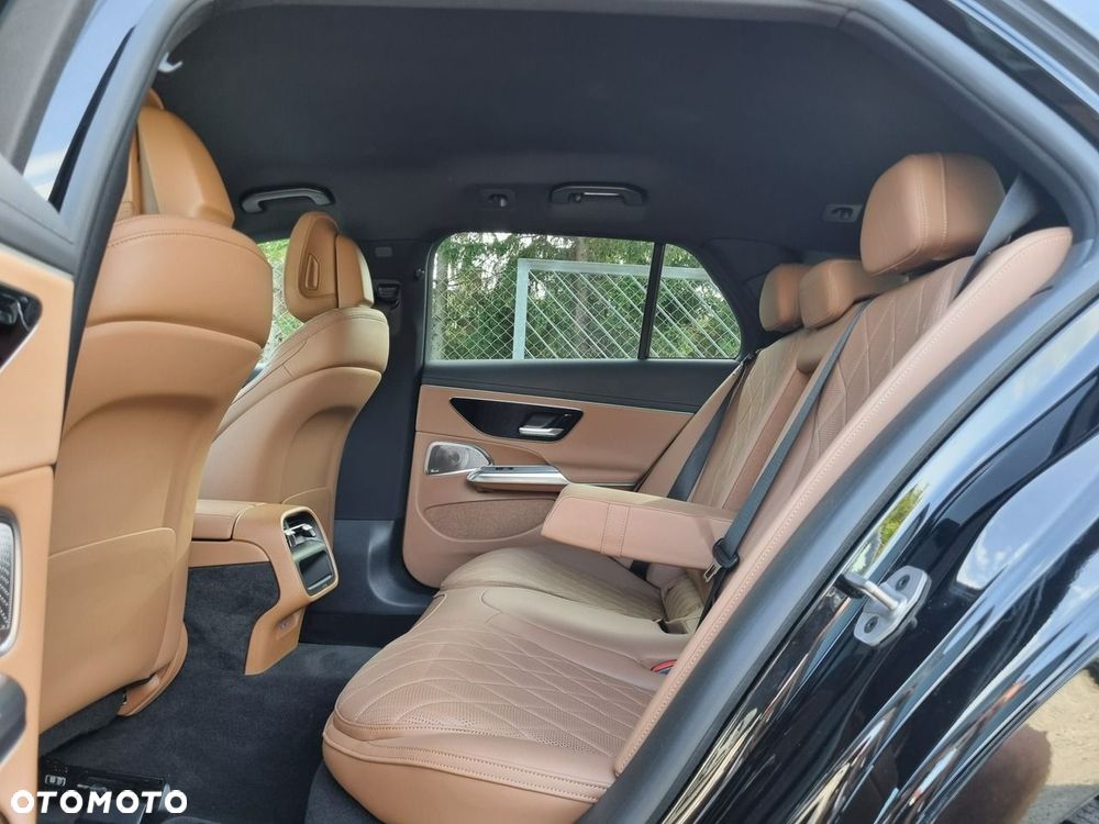 Mercedes-Benz Klasa E 220 d mHEV Exclusive 9G-Tronic - 28