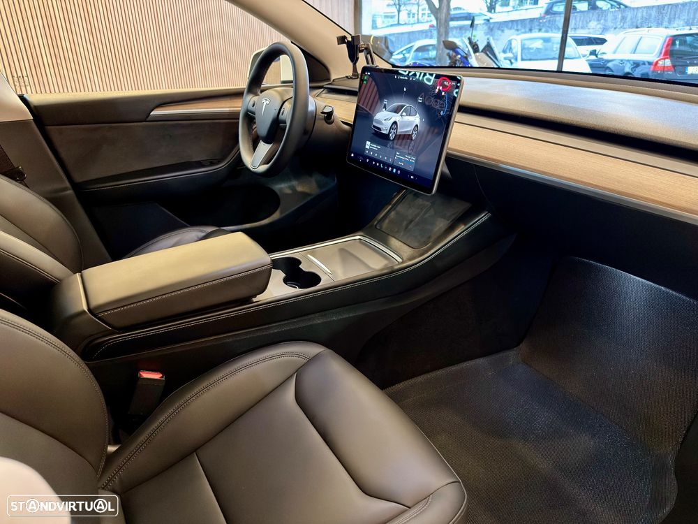 Tesla Model Y Tração Traseira - 18
