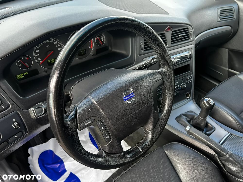 Volvo V70 2.4 Kinetic - 13