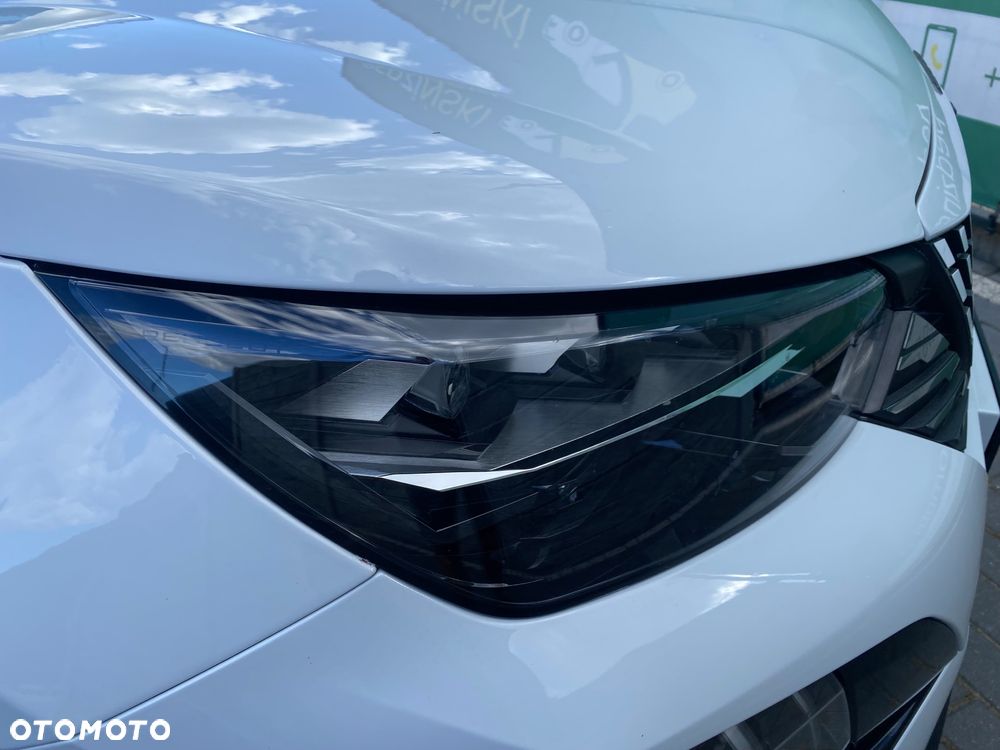 Peugeot 2008 PureTech 130 EAT8 GT - 24