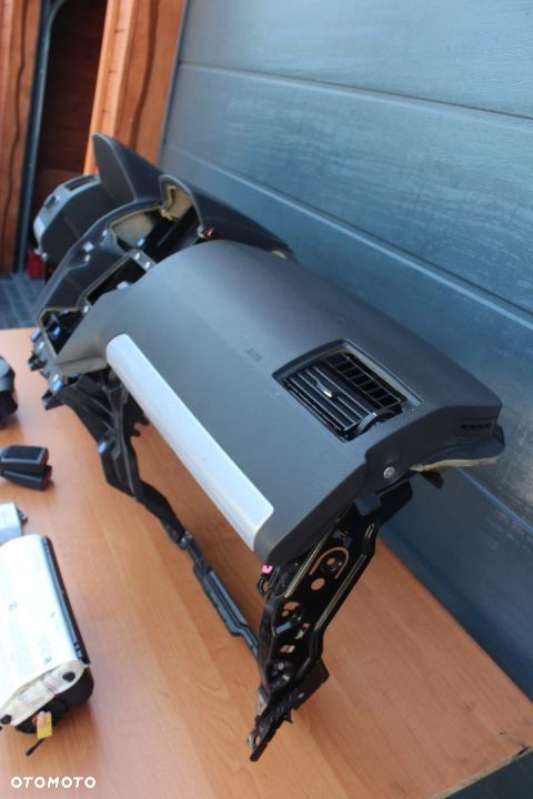 DESKA KONSOLA KOKPIT OPEL ZAFIRA B EUROPA KPL - 4