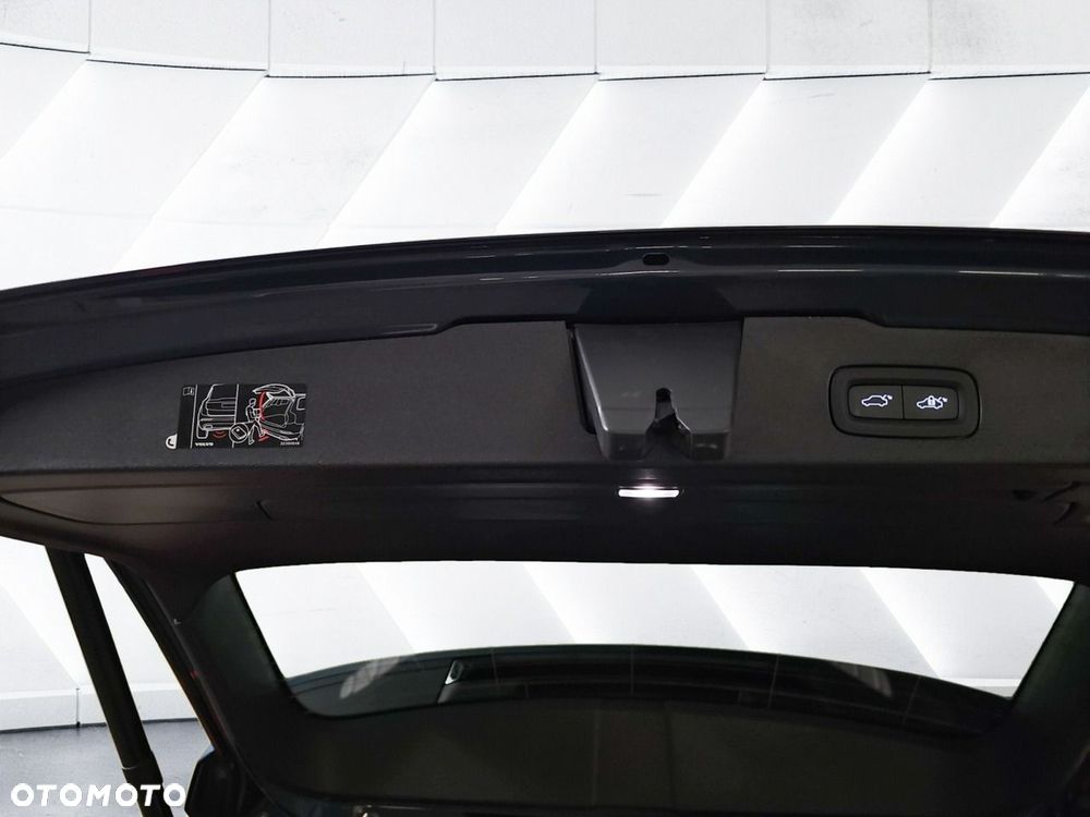 Volvo V60 B4 B Plus Dark - 14