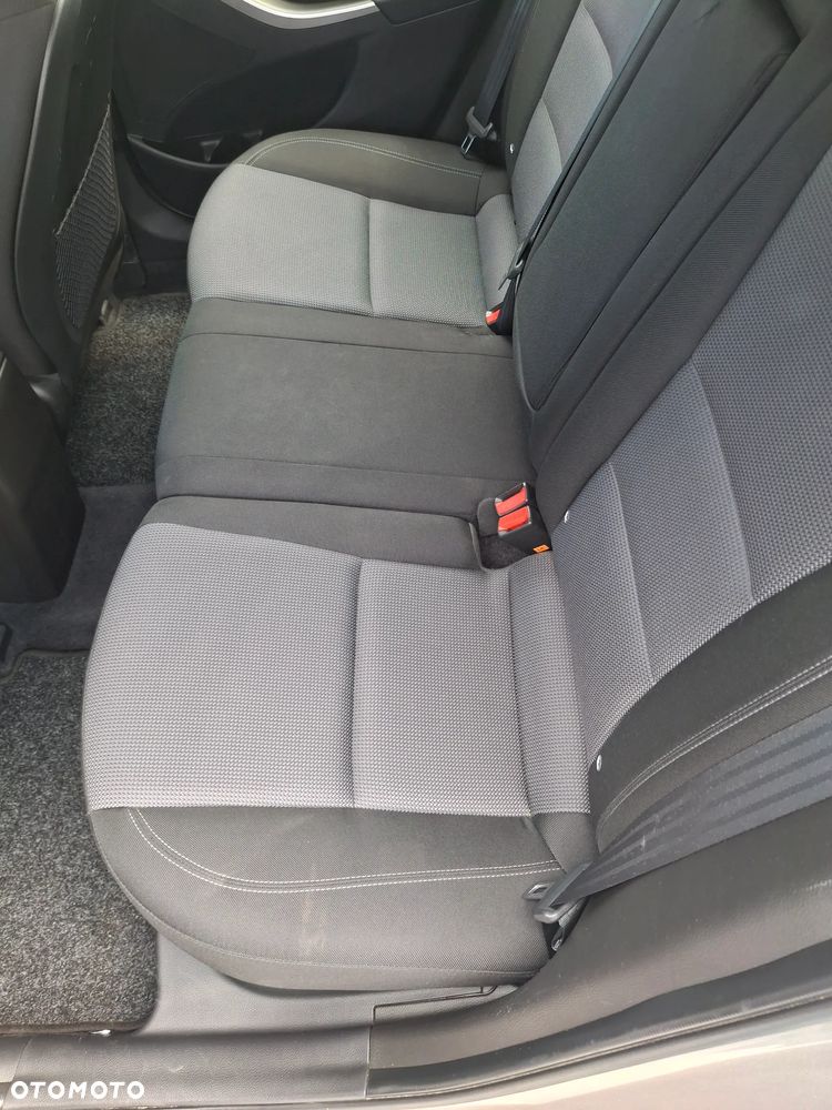 Hyundai i30 1.4 Family - 11