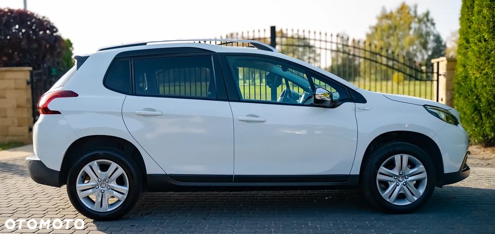 Peugeot 2008 1.2 Pure Tech Style EU6 - 7