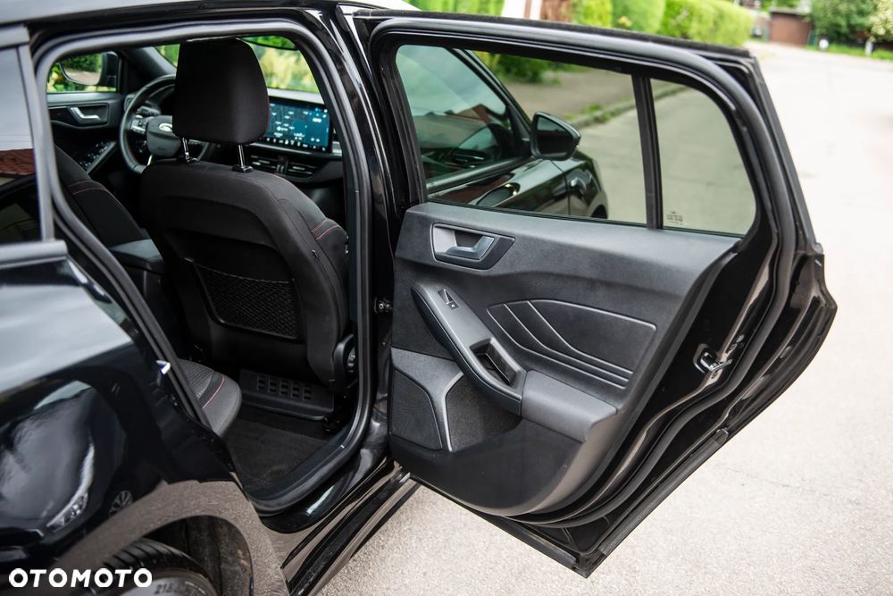 Ford Focus 1.0 EcoBoost mHEV ST-Line Design - 35
