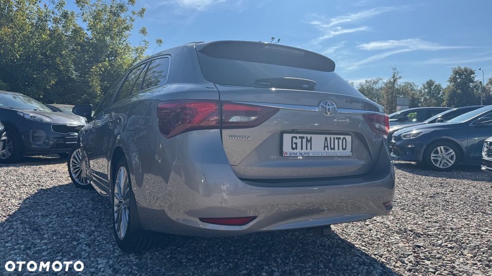 Toyota Avensis Touring Sports 1.8 Multidrive S Executive - 11