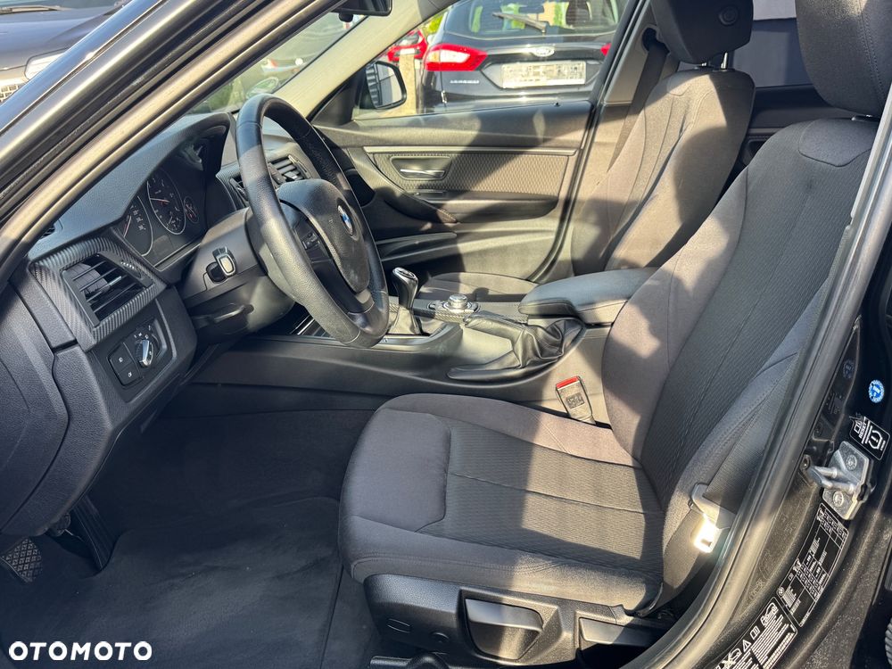 BMW Seria 3 318d xDrive - 5